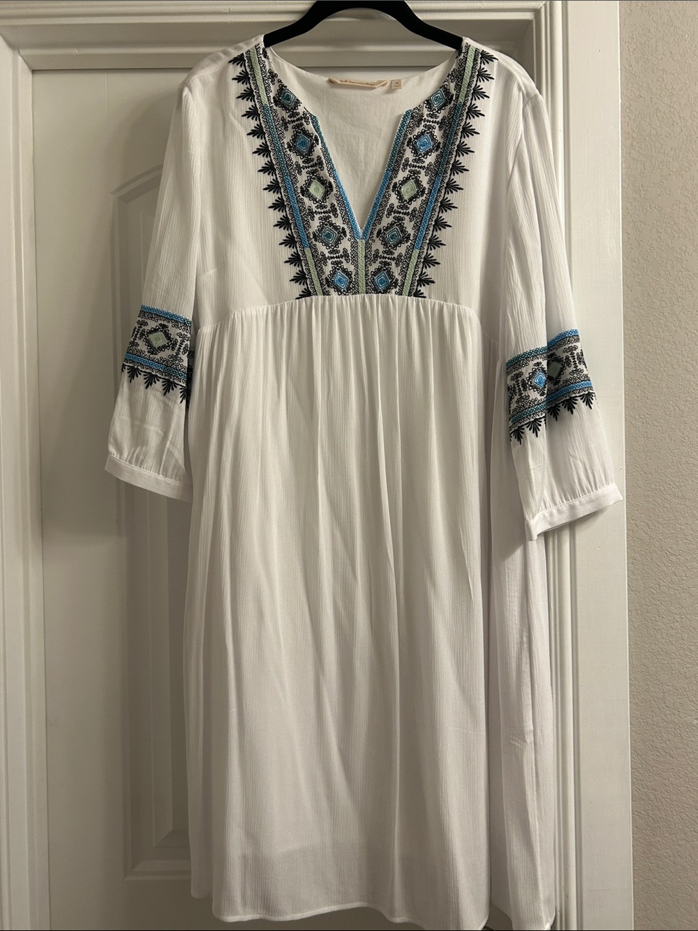 Soft Surroundings White V-Neck Embroidered Long Sleeve Dress with Blue Accents